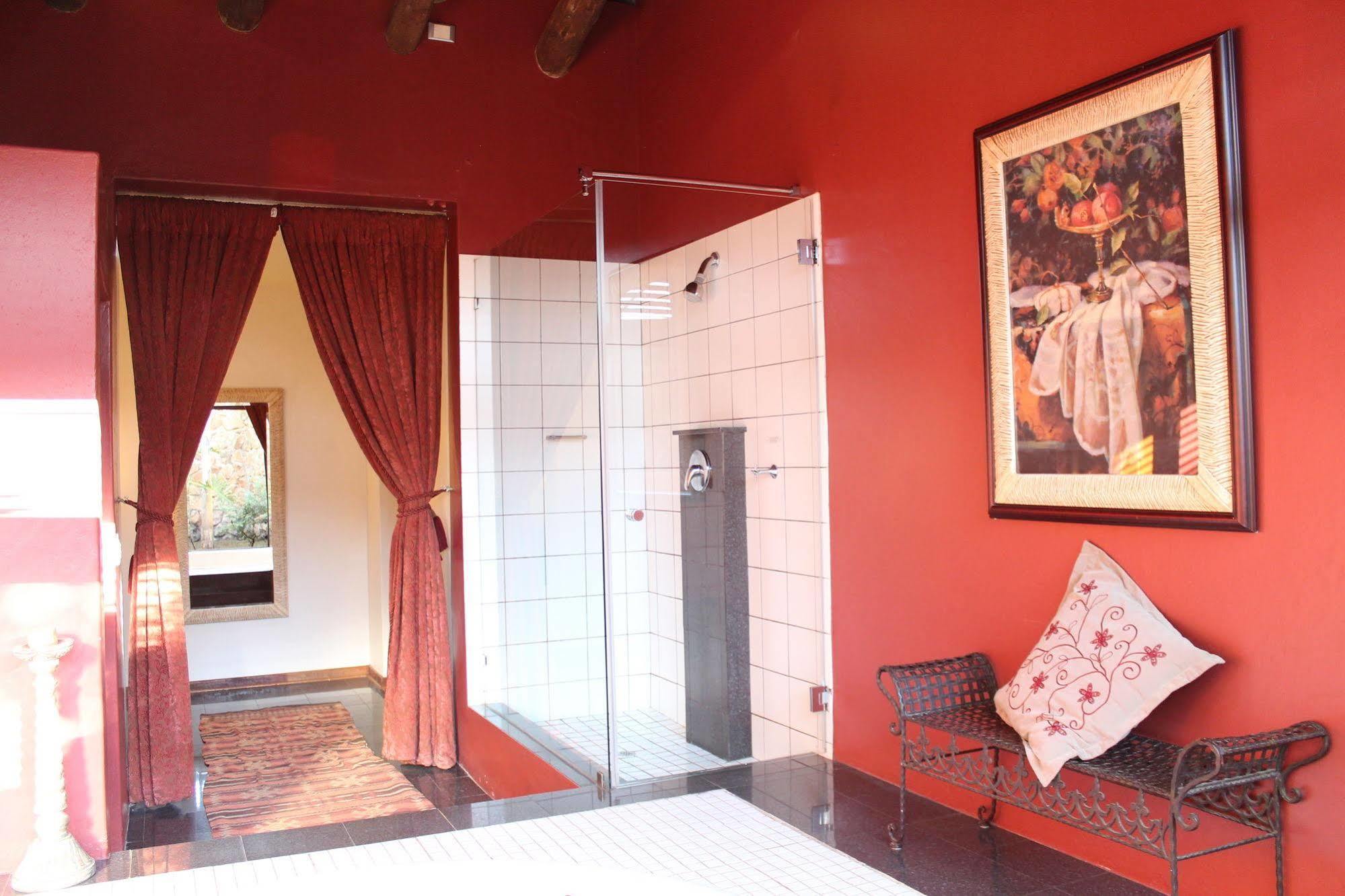 Lombardy Boutique Hotel&Conference Venue Pretoria-Noord Extérieur photo